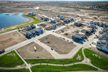 Saskatchewan, Saskatchewan 'da bir mahalle olan Brighton' un havadan görünüşü, şehrin doğu yakasındaki Holmwood Banliyö Geliştirme Bölgesi için planlanan birkaç topluluğun ilki..