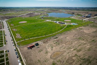 Saskatchewan, Saskatchewan 'da bir mahalle olan Brighton' un havadan görünüşü, şehrin doğu yakasındaki Holmwood Banliyö Geliştirme Bölgesi için planlanan birkaç topluluğun ilki..