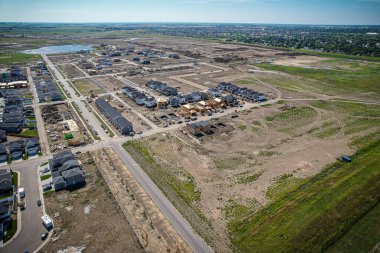 Saskatchewan, Saskatchewan 'da bir mahalle olan Brighton' un havadan görünüşü, şehrin doğu yakasındaki Holmwood Banliyö Geliştirme Bölgesi için planlanan birkaç topluluğun ilki..