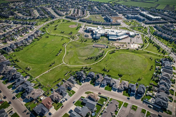 Willowgrove, Saskatchewan, Kanada 'nın Saskatchewan eyaletinin doğu yakasında yer alan bir yerleşim yeridir. Esasen tek ailelik müstakil evler ve daha az sayıda çoklu birimden oluşuyor.