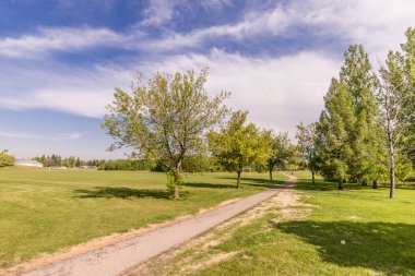 Saskatoon 'un doğu manzaralı bölgesinde James Anderson Parkı