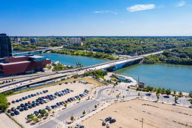 River Landing, Saskatoon 'un Riversdale mahallesinde ve Güney Saskatchewan Nehri boyunca yer almaktadır..