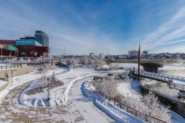 River Landing, Saskatoon 'un merkez ticaret bölgesinde yer almaktadır..