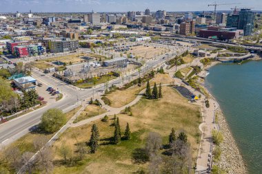 Victoria Park, Saskatoon 'un Riversdale mahallesinde yer almaktadır..