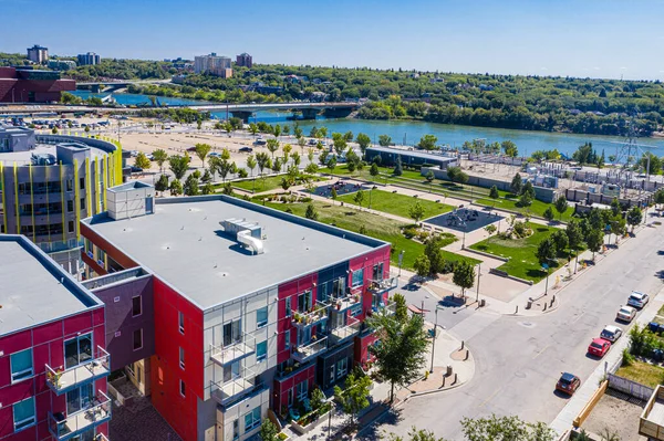 Isinger Park Saskatoon 'un Riversdale mahallesinde yer almaktadır..