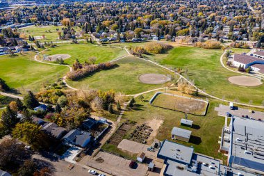 Harold Tatler Park North Saskatoon 'un Nutana Park mahallesinde yer almaktadır..