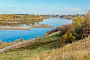 Diefenbaker Parkı Saskatoon Diefenbaker Yönetim Bölgesi 'nde yer almaktadır..