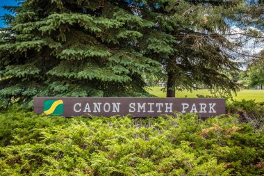 Canon Smith Park, Saskatoon 'un Holliston mahallesinde yer almaktadır..