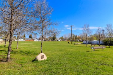 C.F.Patterson Parkı Saskatoon 'un Sutherland mahallesinde yer almaktadır..