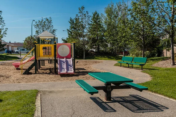 Christine Morris Park는 Saskatoon의 Silverspring 지역에 위치하고 있습니다 — 스톡 사진