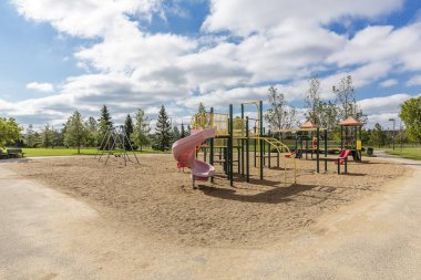 Briarwood Park Saskatoon 'un Briarwood mahallesinde yer almaktadır..