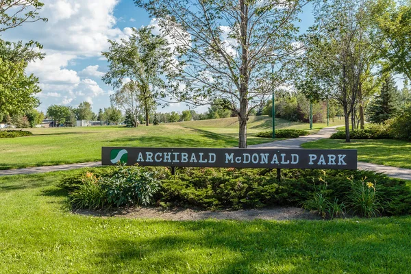 Archibald Mcdonald Park Liegt Massey Place Viertel Von Saskatoon — Stockfoto