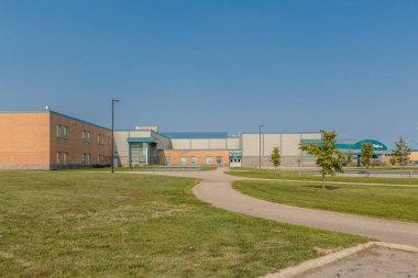 Morris T. Cherneskey, Saskatoon 'un Blairmore mahallesinde yer almaktadır..