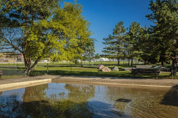 Mount Royal Park Saskatoon 'un Mount Royal mahallesinde yer almaktadır..
