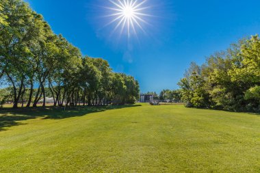 Nutana Kiwanis Parkı Saskatoon 'un Nutana S.C. mahallesinde yer almaktadır..