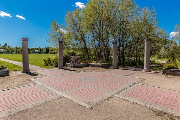 Kistikan Parkı Saskatoon 'un Eastview mahallesinde yer almaktadır..