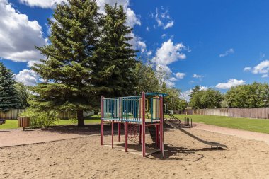 Herbert Stewart Parkı Saskatoon 'un Sutherland mahallesinde yer almaktadır..