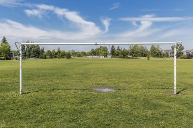 Les Kerr Parkı Saskatoon 'un Orman Korusu mahallesinde yer almaktadır..