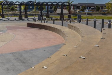 Evergreen Meydanı Saskatoon 'un Evergreen Mahallesi' nde yer almaktadır..