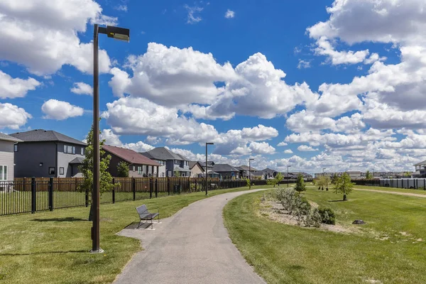 Adams Park Saskatoon 'un Rosewood mahallesinde yer almaktadır..