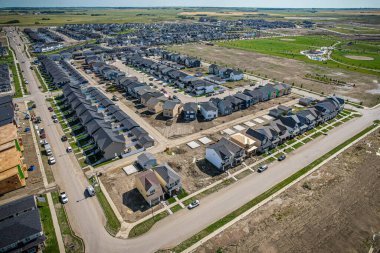 Saskatchewan, Saskatchewan 'da bir mahalle olan Brighton' un havadan görünüşü, şehrin doğu yakasındaki Holmwood Banliyö Geliştirme Bölgesi için planlanan birkaç topluluğun ilki..