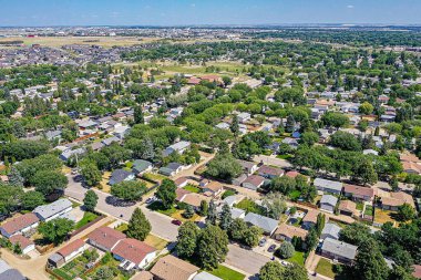 Saskatoon 'da Westview' da bir hava turuna katılın, özgün şehir özünü ve Saskatchewan 'ın genişleyen güzelliğini yakalayın.