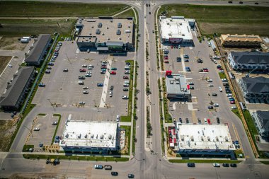Batı Saskatoon, Saskatchewan, Kanada 'da yer alan Kensington' ın 2013 yılında inşaata başlayan hava manzarası