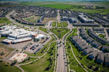 Willowgrove 'un yükseltilmiş panoraması, modern estetik gösterileri... yemyeşil, zengin Saskatoonlar' ın banliyö güzelliği ile iç içe geçmiş.