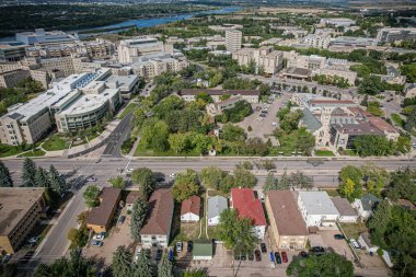 Saskatoon 'daki ikonik Nutana mahallesinin kuşbakışı görüntüsü, Saskatchewanlar' a karşı zengin tarihini ve pitoresk sokaklarını vurguluyor..