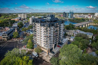 Saskatoon 'daki ikonik Nutana mahallesinin kuşbakışı görüntüsü, Saskatchewanlar' a karşı zengin tarihini ve pitoresk sokaklarını vurguluyor..
