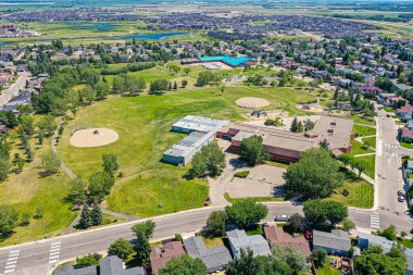 Lakeridge, Kanada 'nın Saskatchewan eyaletinin Saskatoon eyaletinin güneydoğusunda yer alan bir yerleşim yeridir. Neredeyse tüm sakinleri düşük yoğunluklu, tek kişilik evlerde yaşıyor.. 