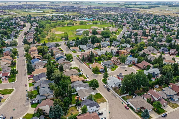 Lakeridge, Kanada 'nın Saskatchewan eyaletinin Saskatoon eyaletinin güneydoğusunda yer alan bir yerleşim yeridir. Neredeyse tüm sakinleri düşük yoğunluklu, tek kişilik evlerde yaşıyor.. 