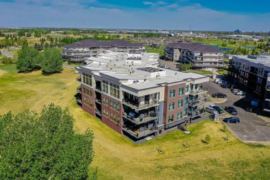 Saskatoon 'daki söğütlerin büyüleyici manzarası Saskatchewan' ın engin ve pitoresk manzarasının ortasındaki bu enklavın lüks genişliğini vurguluyor.