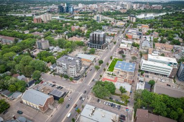 Saskatoon 'un Nutana mahallesinin Broadway bölgesinin havadan görüntüsü..