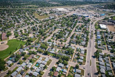 Saskatchewan, Kanada 'daki Saskatchewan Konfederasyon Parkı Güney Saskatchewan Nehri' nin batısında yer almaktadır..