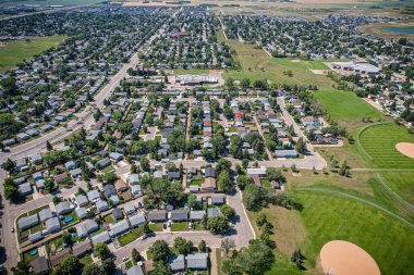Saskatchewan, Kanada 'daki Saskatchewan Konfederasyon Parkı Güney Saskatchewan Nehri' nin batısında yer almaktadır..