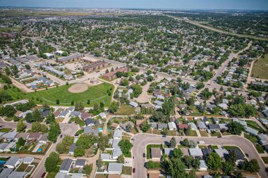 Saskatchewan, Kanada 'daki Saskatchewan Konfederasyon Parkı Güney Saskatchewan Nehri' nin batısında yer almaktadır..