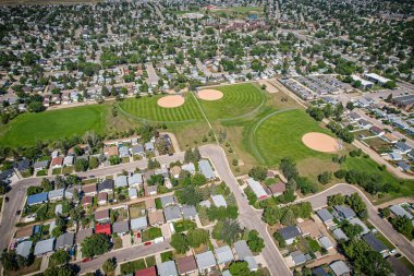 Saskatchewan, Kanada 'daki Saskatchewan Konfederasyon Parkı Güney Saskatchewan Nehri' nin batısında yer almaktadır..