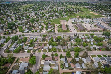 Massey Place, Saskatoon, 1960 'larda Archibald McDonald Park' ın etrafında kurulmuş bir semt. Çeşitli eğlence olanakları ve ticari bölgelere kolay erişim sunuyor.