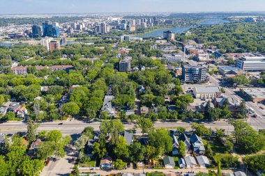 Saskatoon 'un Nutana mahallesinin havadan görünüşü. 30 Temmuz 2020