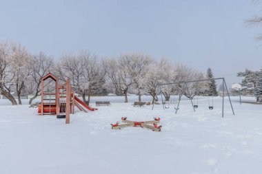 Canon Smith Park, Saskatoon 'un Holliston mahallesinde yer almaktadır..