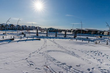 Evergreen Meydanı Saskatoon 'un Evergreen Mahallesi' nde yer almaktadır..