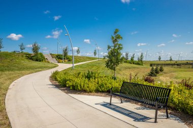 Misaskwatomina Parkı Saskatoon 'un Evergreen mahallesinde yer almaktadır..