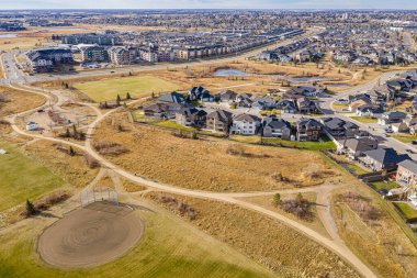 Saskatoon 'daki Briarwood mahallesinin hava manzarası. 3 Kasım 2020