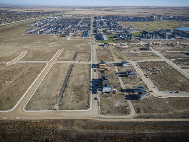 Willowgrove, Saskatoon 'a insansız hava aracı ateş ederek yerleşim yerinin güzelliğini, modern sokaklarını ve hareketli kamu alanlarını vurguluyor..