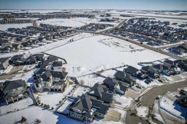 Rosewood, Saskatoon 'un insansız hava aracı görüntüsü yükseltildi. Yerleşim yerlerini, yeşil alanları ve canlı toplum yaşamını gözler önüne serdi..