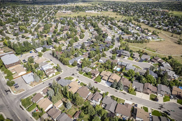 Zdjęcie Lotnicze Silverwood Heights Saskatoon Ukazujące Jego Mieszkalny Urok Bujną — Zdjęcie stockowe