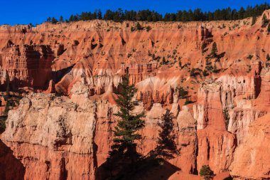 Bryce Canyon Ulusal Parkı, Birleşik Devletler 'in Utah' ın güneybatısında yer almaktadır ve 