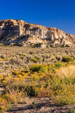 henrieville, utah karayolunun 12 kuzeyinde dağlar