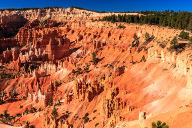 Bryce Canyon Ulusal Parkı, Birleşik Devletler 'in Utah' ın güneybatısında yer almaktadır ve 